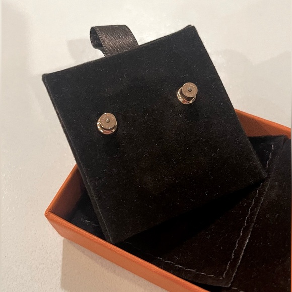 [HERMES] USED CREAM COLOR MINI POP H EARRINGS - Picture 5 of 5